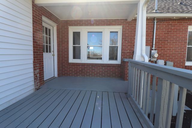 400 Meador Dr, Lafayette, TN 37083