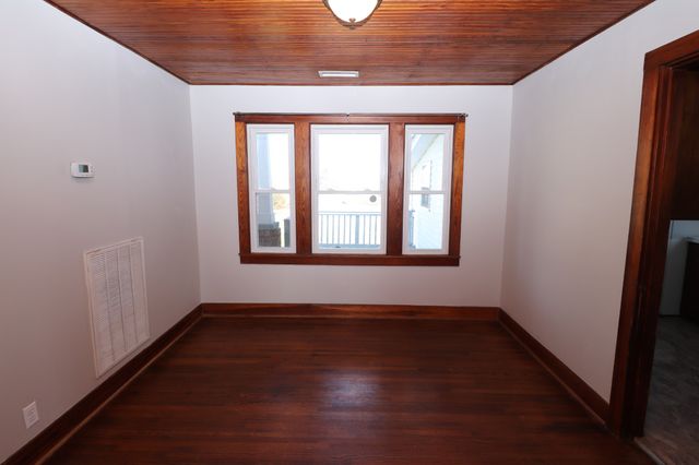 400 Meador Dr, Lafayette, TN 37083