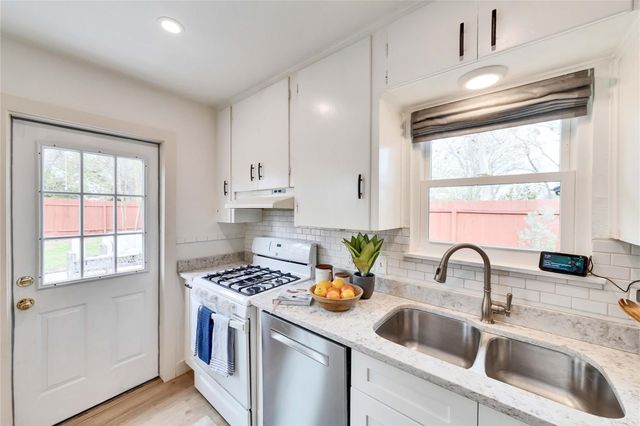 2102 Bristol DR, Austin, TX 78723