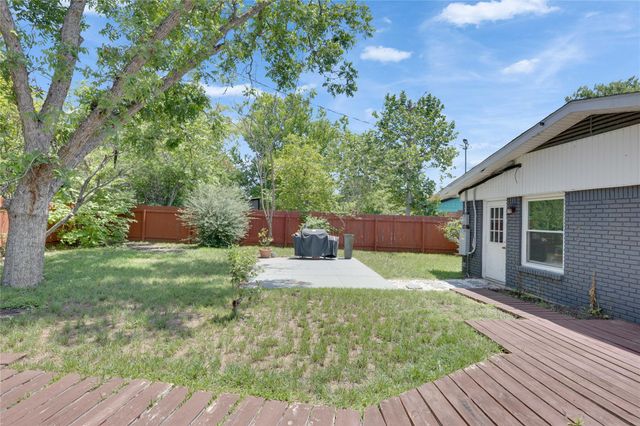 2102 Bristol DR, Austin, TX 78723