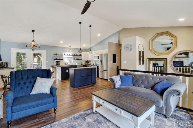 73 Adventura, Festus, MO 63028