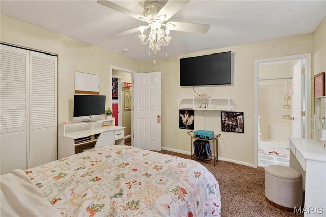 73 Adventura, Festus, MO 63028