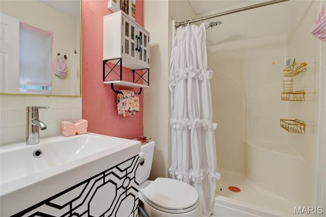 73 Adventura, Festus, MO 63028