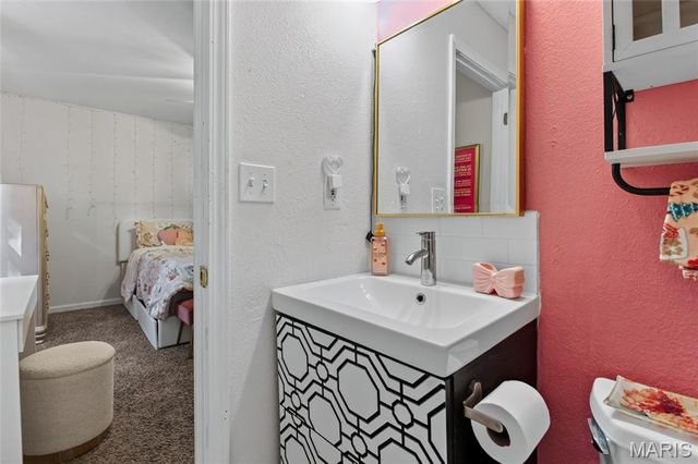 73 Adventura, Festus, MO 63028