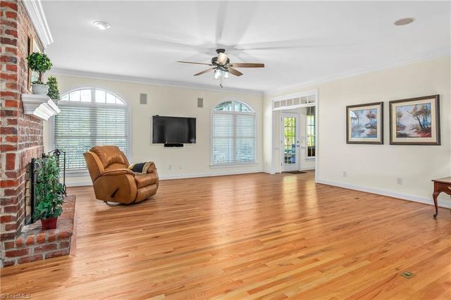 1032 Salem Village Lane, Clemmons, NC 27012