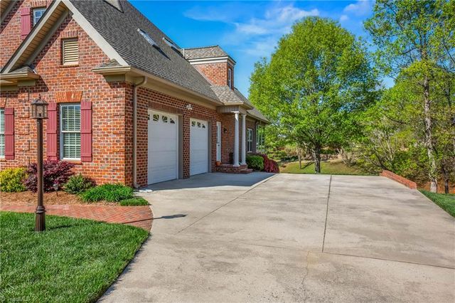 1032 Salem Village Lane, Clemmons, NC 27012