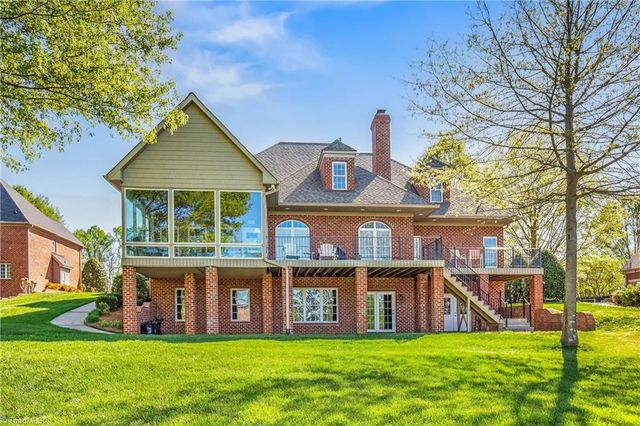 1032 Salem Village Lane, Clemmons, NC 27012