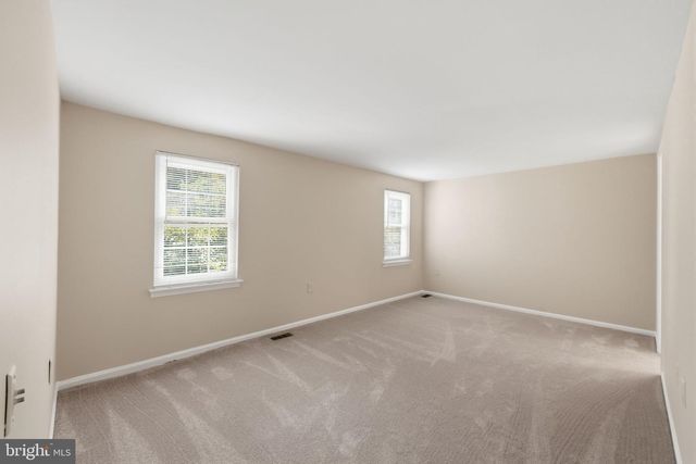 10065 CHESTNUT WOOD LN, Burke, VA 22015