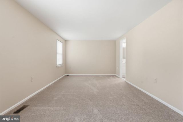 10065 CHESTNUT WOOD LN, Burke, VA 22015