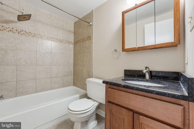 10065 CHESTNUT WOOD LN, Burke, VA 22015