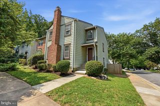 10065 CHESTNUT WOOD LN, Burke, VA 22015