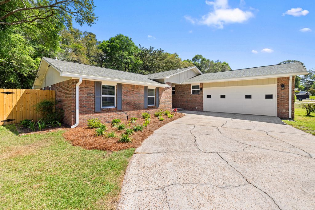101 Dyer Street, Niceville, FL 32578