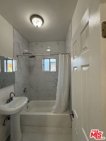 5522 Sierra Vista Avenue 24, Los Angeles, CA 90038