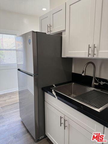 5522 Sierra Vista Avenue 24, Los Angeles, CA 90038