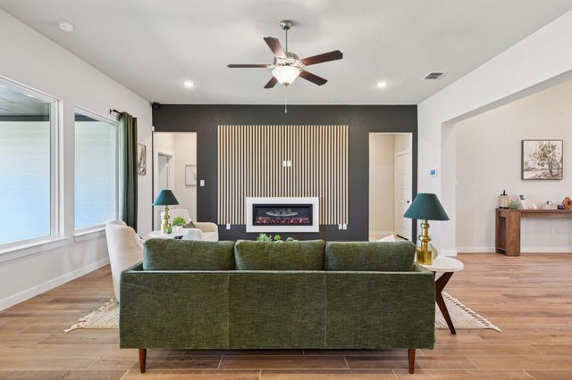 1206 Westfork Drive, Sealy, TX 77474
