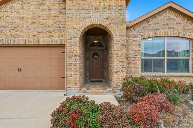 9717 Deephaven Drive, Fort Worth, TX 76177