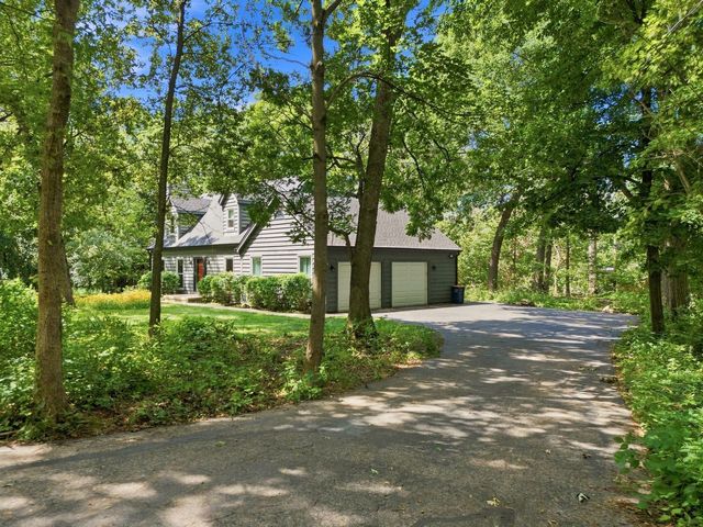 520 Glenwood Trail, Elgin, IL 60120