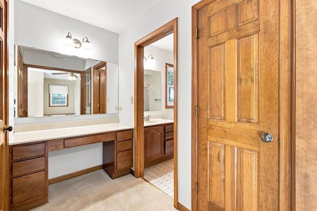 520 Glenwood Trail, Elgin, IL 60120