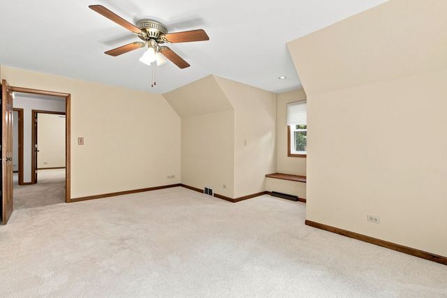 520 Glenwood Trail, Elgin, IL 60120