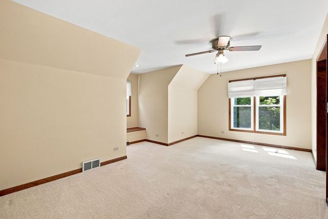 520 Glenwood Trail, Elgin, IL 60120