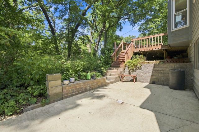 520 Glenwood Trail, Elgin, IL 60120