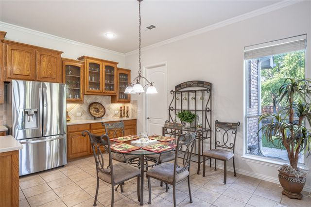 8870 Kameryn Lane, Lantana, TX 76226