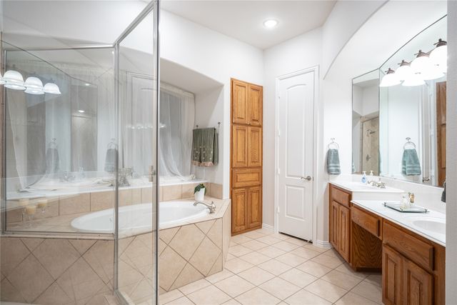 8870 Kameryn Lane, Lantana, TX 76226