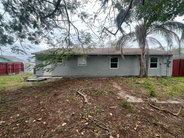 838 SE Proctor Lane, Port St. Lucie, Port St Lucie, FL 34983