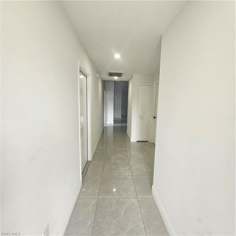 4722 29th ST SW, Lehigh Acres, FL 33973