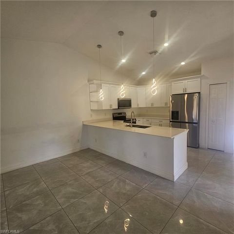 4722 29th ST SW, Lehigh Acres, FL 33973