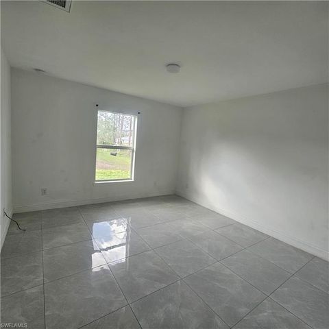 4722 29th ST SW, Lehigh Acres, FL 33973