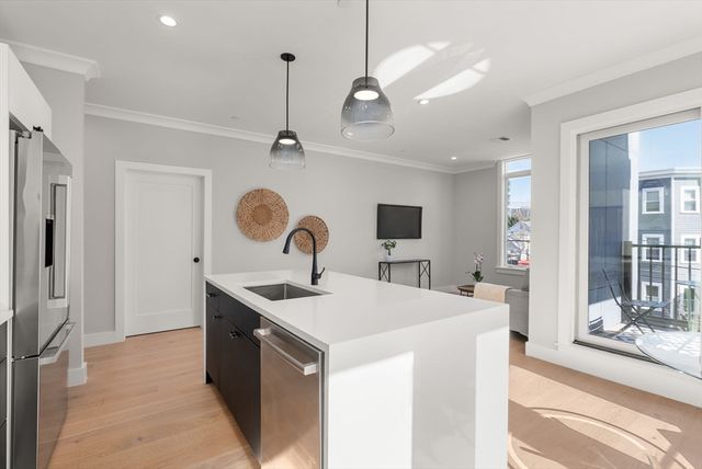 109 Prospect St 205, Somerville, MA 02143