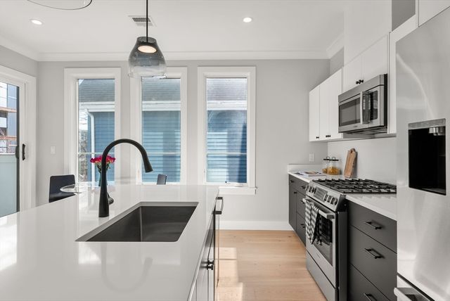 109 Prospect St 205, Somerville, MA 02143