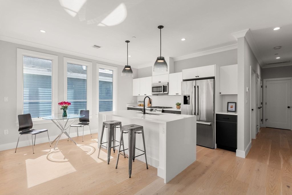 109 Prospect St 205, Somerville, MA 02143