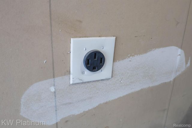 3835 Cherry Creek Lane, Sterling Heights, MI 48314