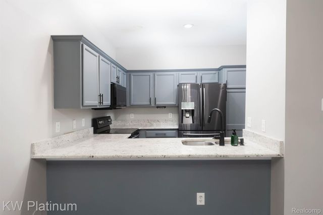 3835 Cherry Creek Lane, Sterling Heights, MI 48314