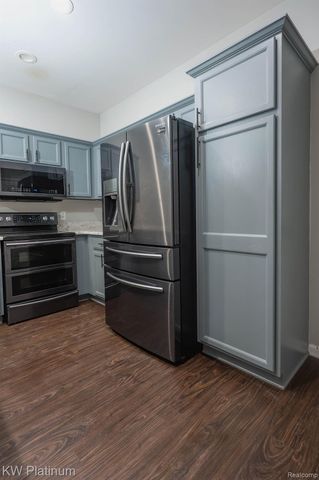 3835 Cherry Creek Lane, Sterling Heights, MI 48314