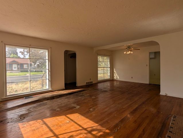 5106 N Monroe St, Spokane, WA 99205