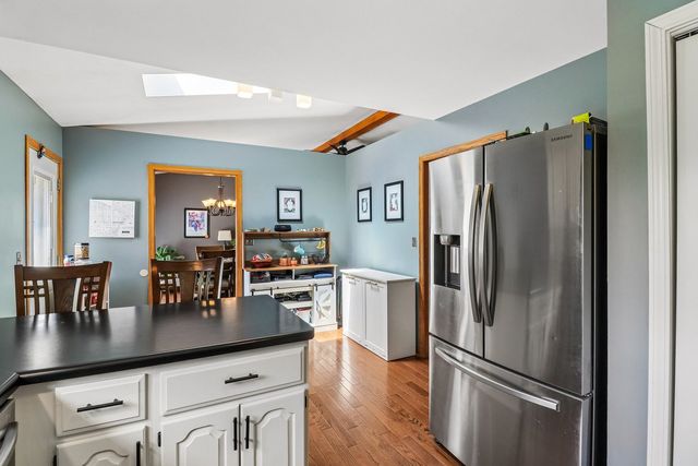 1011 Ridgewood Avenue, Mchenry, IL 60050