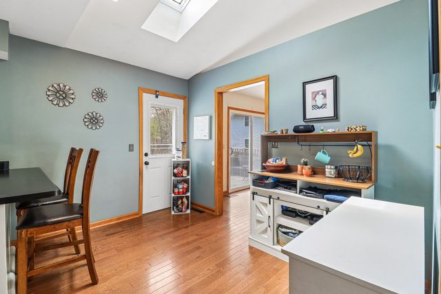 1011 Ridgewood Avenue, Mchenry, IL 60050
