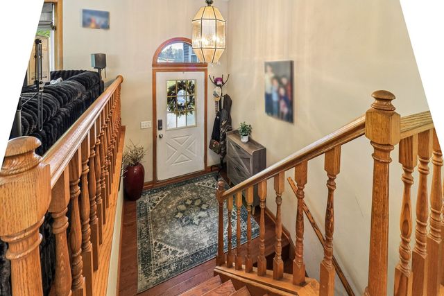 1011 Ridgewood Avenue, Mchenry, IL 60050