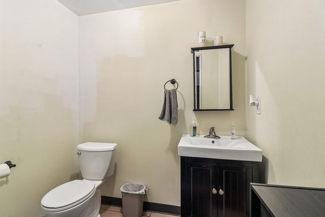 1011 Ridgewood Avenue, Mchenry, IL 60050