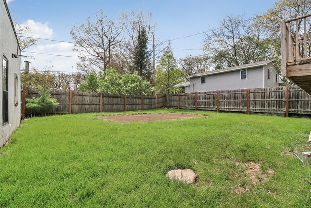 1011 Ridgewood Avenue, Mchenry, IL 60050