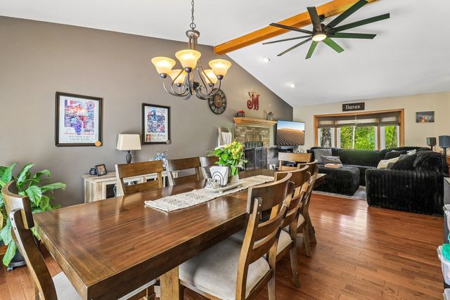 1011 Ridgewood Avenue, Mchenry, IL 60050