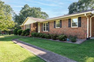 618 Fairlane Dr, Lewisburg, TN 37091