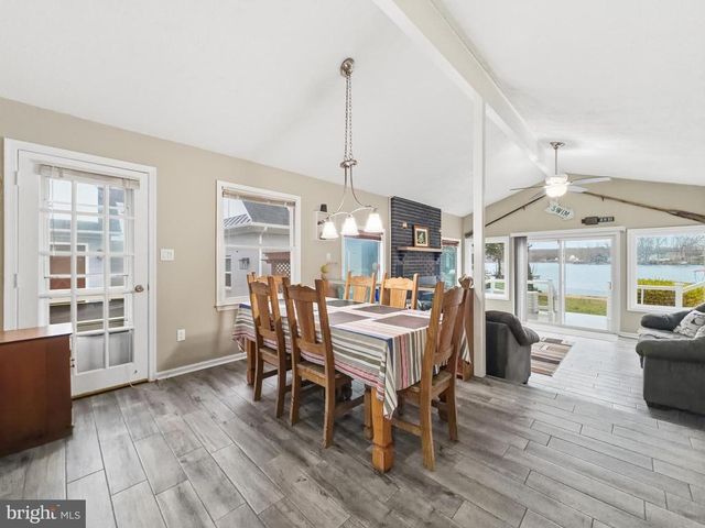 1353 LAKEVIEW PKWY, Locust Grove, VA 22508