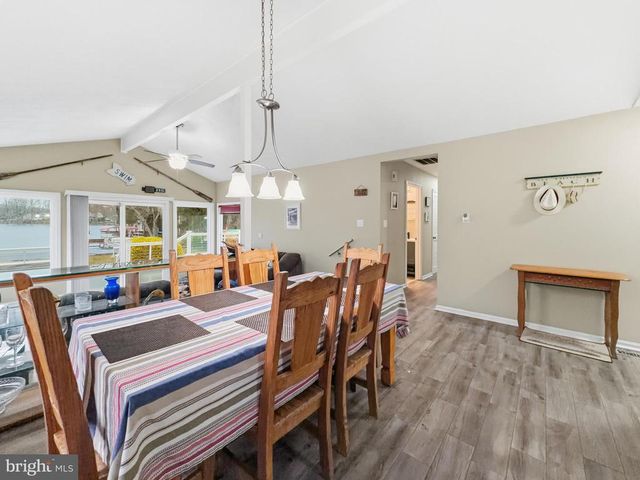 1353 LAKEVIEW PKWY, Locust Grove, VA 22508