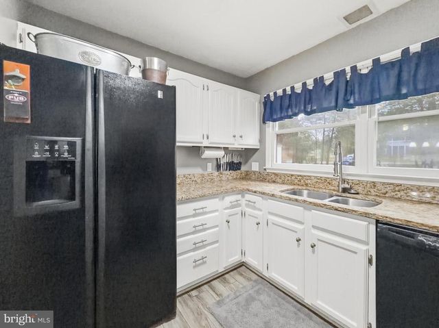 1353 LAKEVIEW PKWY, Locust Grove, VA 22508