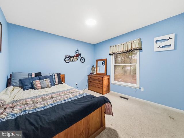 1353 LAKEVIEW PKWY, Locust Grove, VA 22508