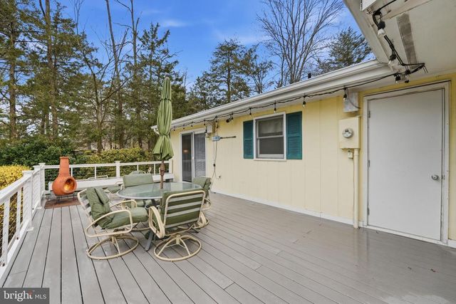 1353 LAKEVIEW PKWY, Locust Grove, VA 22508